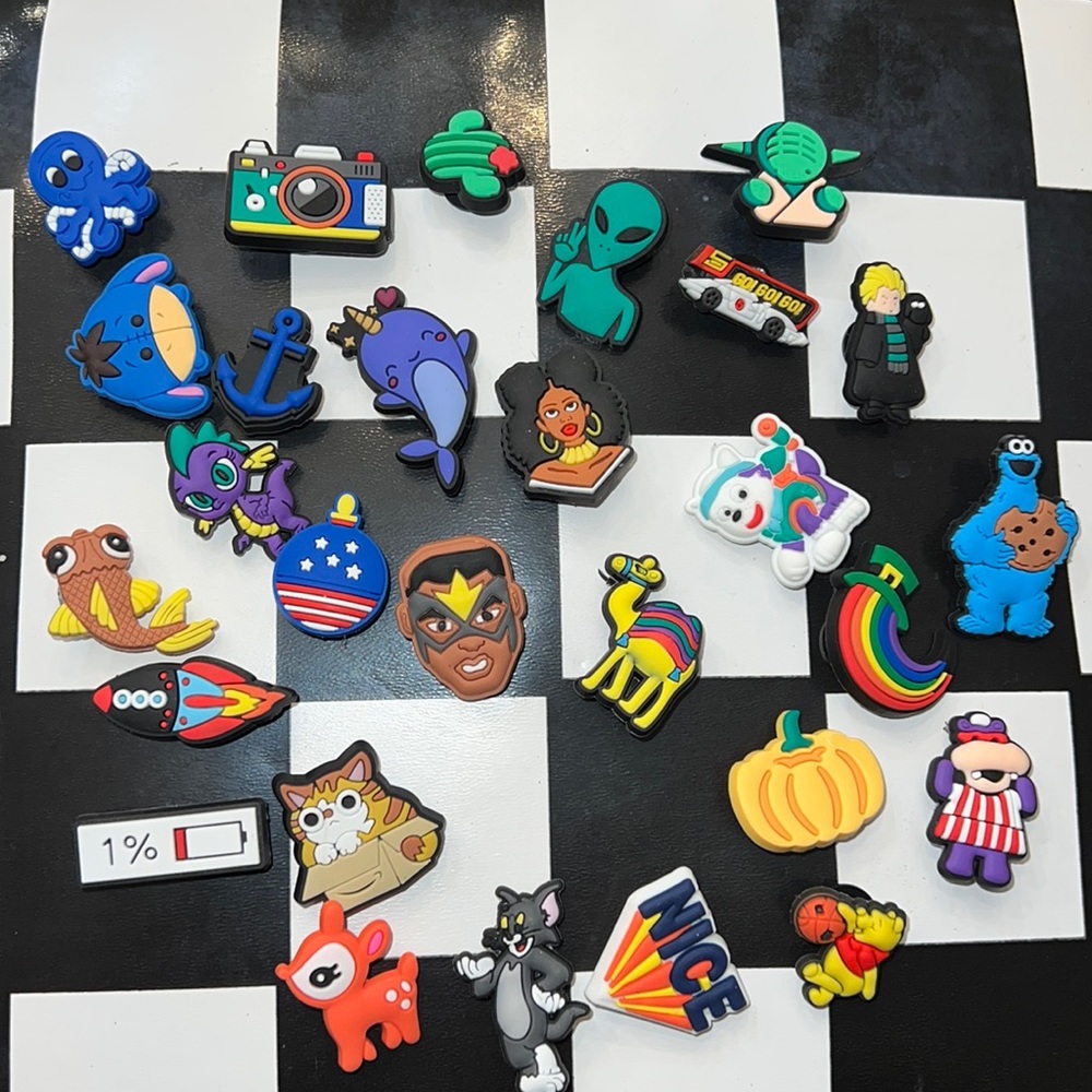 Jibbitz Charms 🧸 🍪 👾